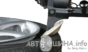 На лапі монтажного верстата має бути пластиковий захист